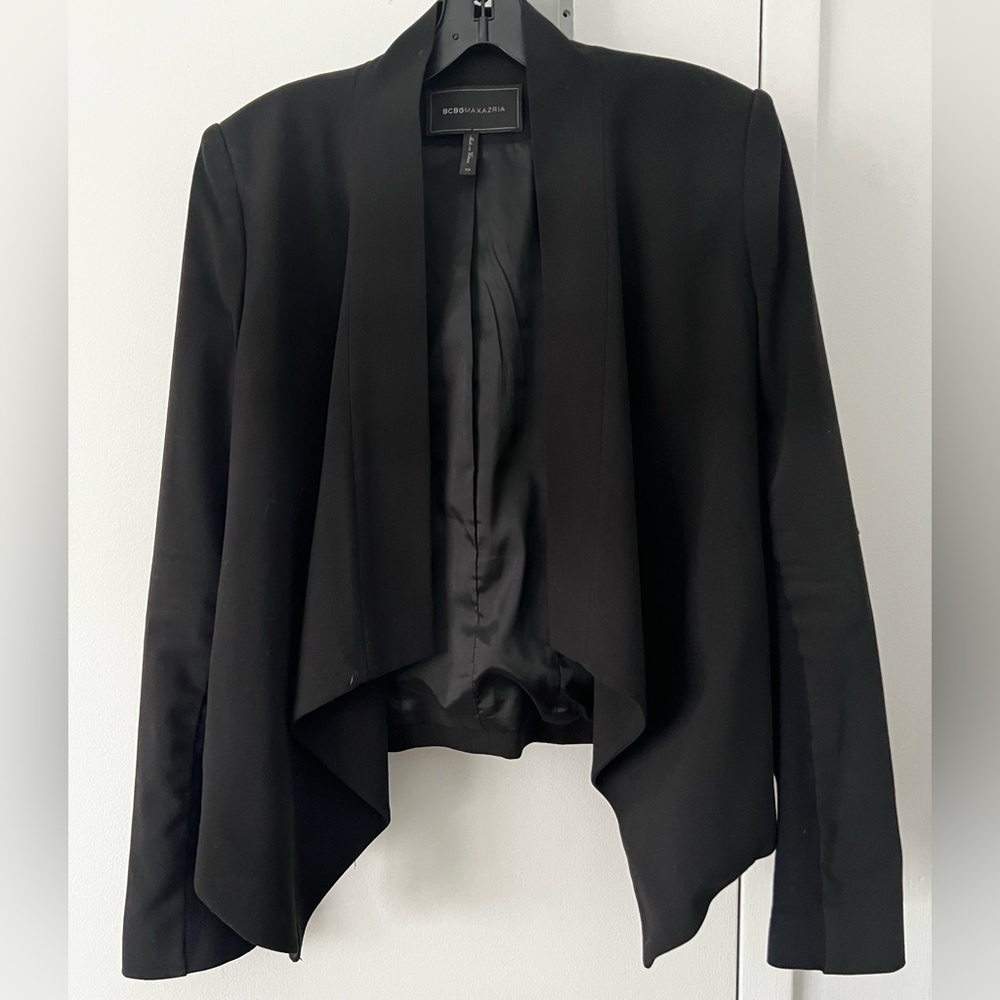 BCBG: black cropped blazer